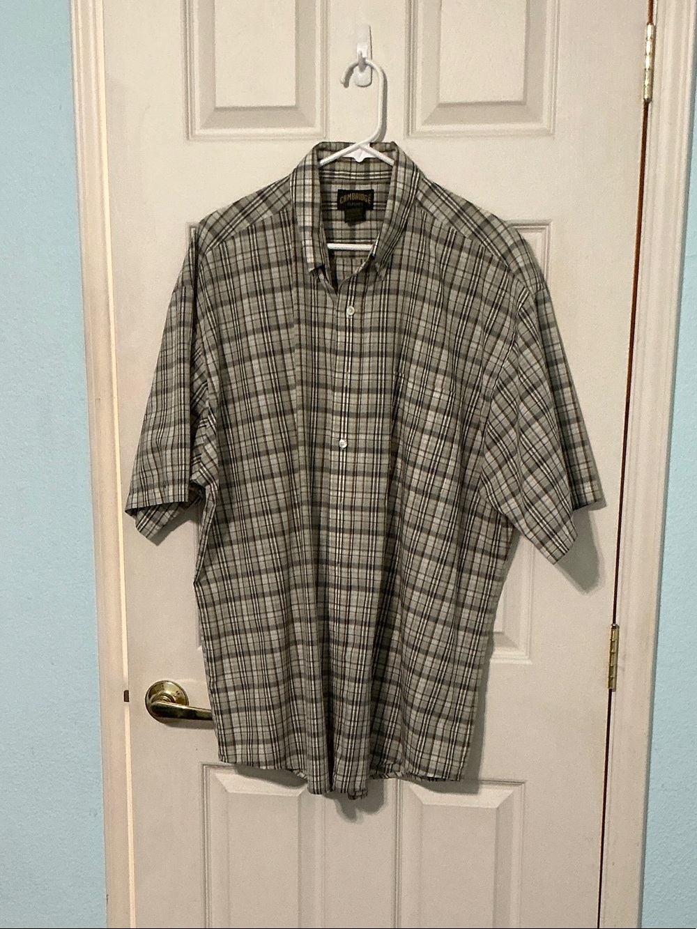Casual Short-Sleeve Plaid Button-Down Shirt - Gray/Black